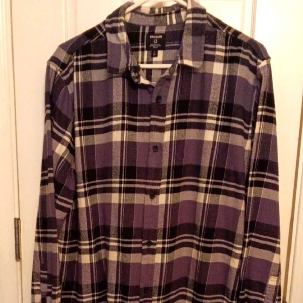 PacSun  Casual Button Down Flannel Shirt.